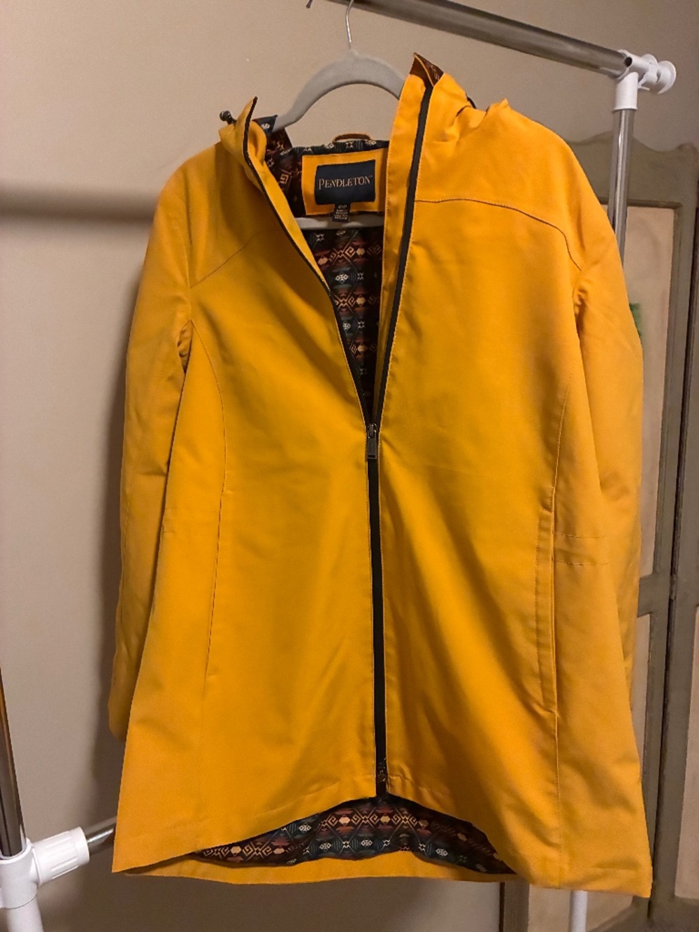 Pendleton size medium yellow rain jacket